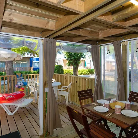 פארק נופש Club Del Sole Adriano Family Collection פונטה מרינה