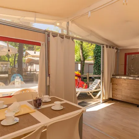 Club Del Sole Adriano Family Collection פונטה מרינה