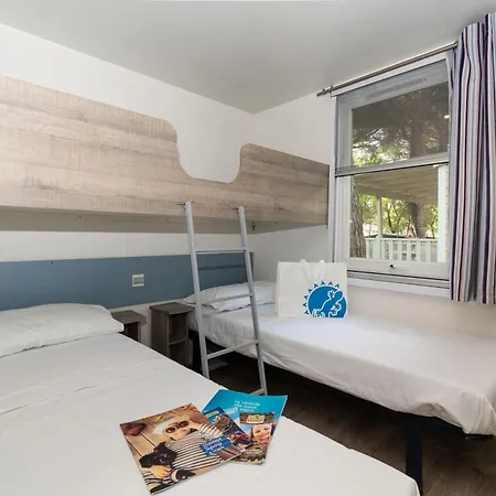 פארק נופש Club Del Sole Adriano Family Collection פונטה מרינה